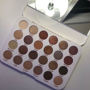 New Essence eyeshadow pallete